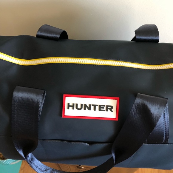 Hunter Duffle Bag in Navy NWT - Picture 4 of 4